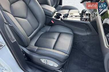 Внедорожник / Кроссовер Porsche Macan 2023 в 