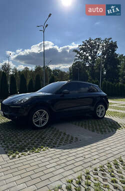 Внедорожник / Кроссовер Porsche Macan 2018 в 