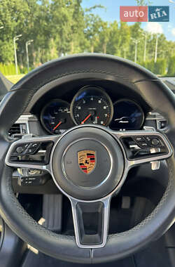 Внедорожник / Кроссовер Porsche Macan 2018 в 