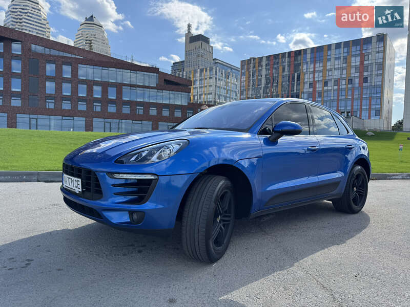 Внедорожник / Кроссовер Porsche Macan 2017 в 