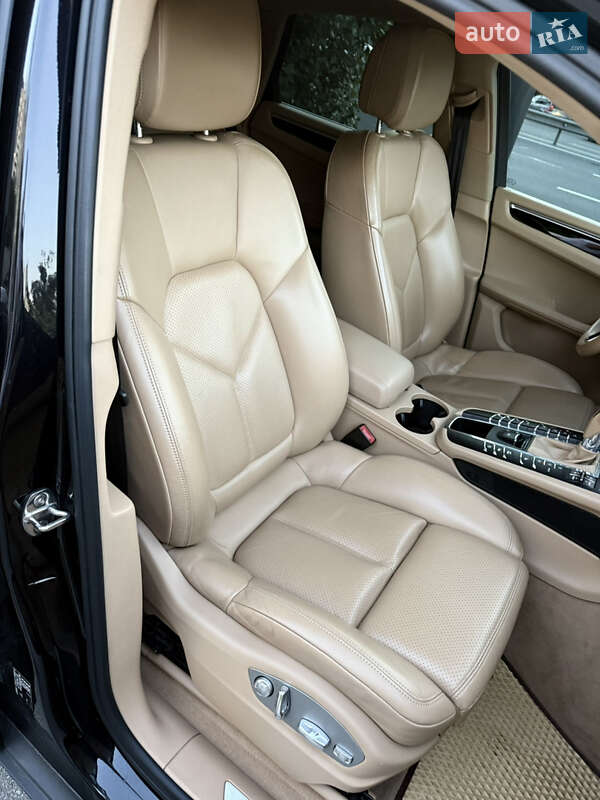 Внедорожник / Кроссовер Porsche Macan 2015 в Киеве