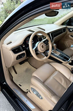 Внедорожник / Кроссовер Porsche Macan 2015 в 
