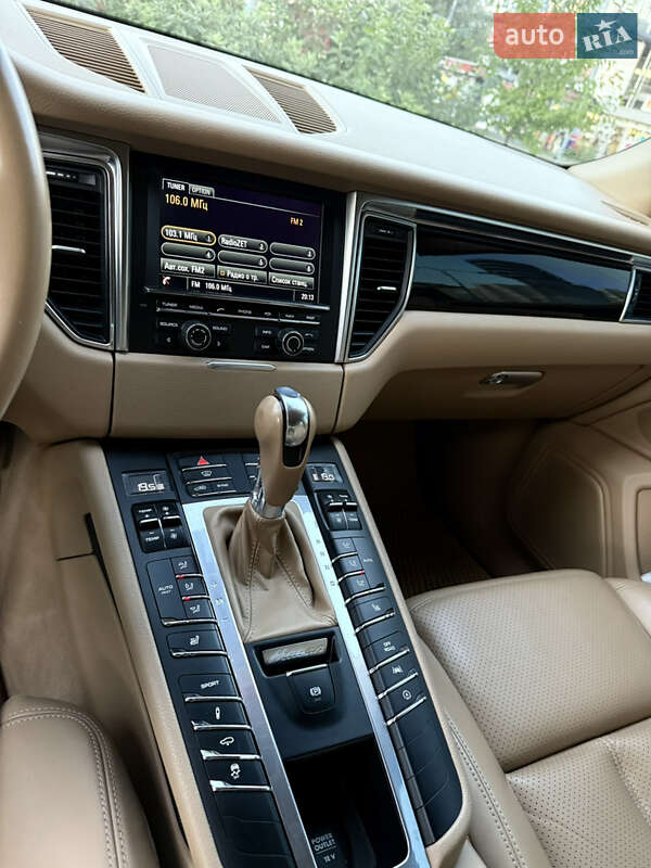 Внедорожник / Кроссовер Porsche Macan 2015 в Киеве