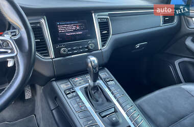 Внедорожник / Кроссовер Porsche Macan 2017 в 