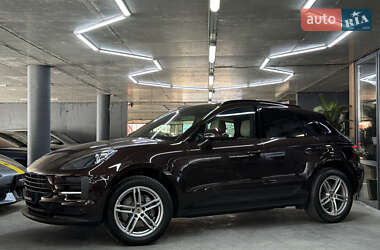 Внедорожник / Кроссовер Porsche Macan 2019 в 