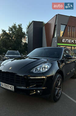 Позашляховик / Кросовер Porsche Macan 2015 в Києві