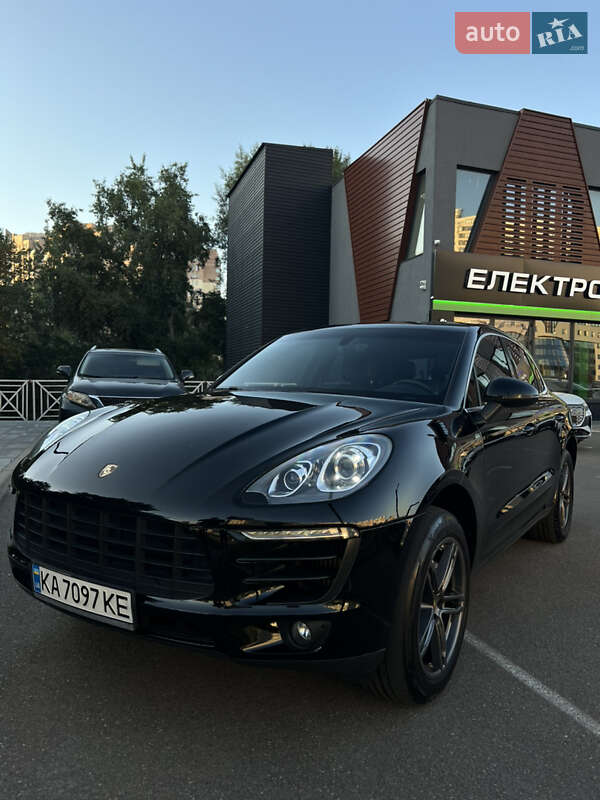 Позашляховик / Кросовер Porsche Macan 2015 в 