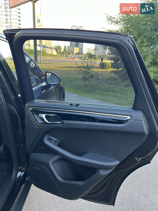 Внедорожник / Кроссовер Porsche Macan 2015 в Киеве фото 14 Внедорожник / Кроссовер Porsche Macan 2015 в Киеве