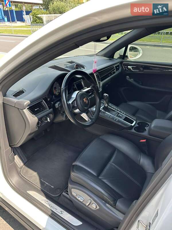Внедорожник / Кроссовер Porsche Macan 2014 в Киеве фото 3 Внедорожник / Кроссовер Porsche Macan 2014 в Киеве