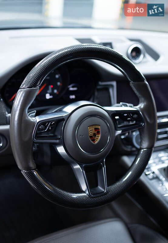 Внедорожник / Кроссовер Porsche Macan 2018 в Киеве