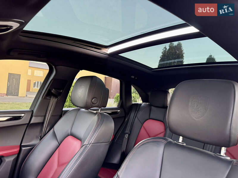 Внедорожник / Кроссовер Porsche Macan 2019 в Киеве