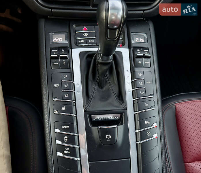 Внедорожник / Кроссовер Porsche Macan 2019 в Киеве