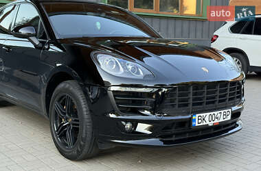 Внедорожник / Кроссовер Porsche Macan 2016 в 