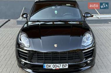Внедорожник / Кроссовер Porsche Macan 2016 в 