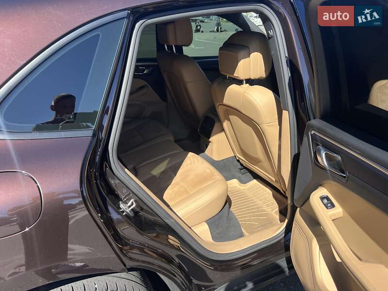 Внедорожник / Кроссовер Porsche Macan 2017 в Киеве