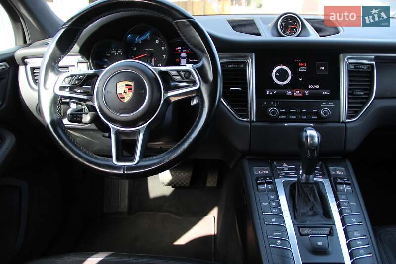 Внедорожник / Кроссовер Porsche Macan 2017 в Одессе