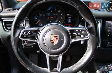 Внедорожник / Кроссовер Porsche Macan 2017 в 