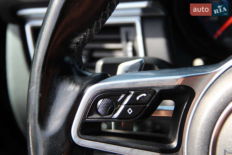 Внедорожник / Кроссовер Porsche Macan 2017 в Одессе