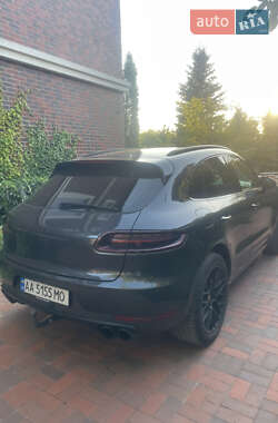 Внедорожник / Кроссовер Porsche Macan 2016 в 