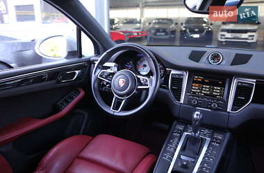 Внедорожник / Кроссовер Porsche Macan 2015 в 