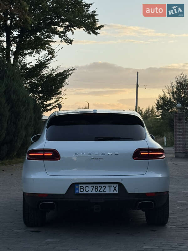 Внедорожник / Кроссовер Porsche Macan 2016 в Киеве