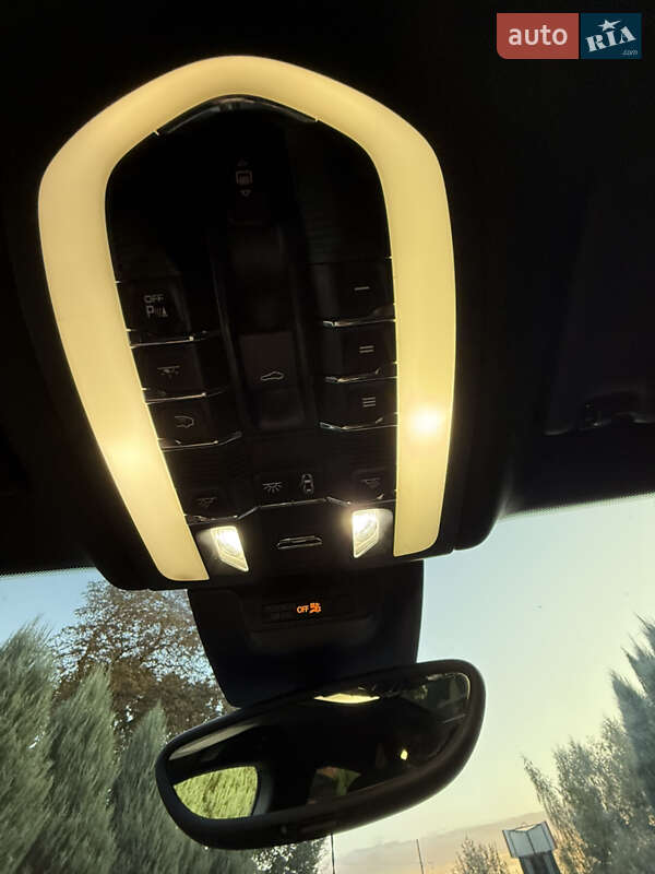 Внедорожник / Кроссовер Porsche Macan 2016 в Киеве