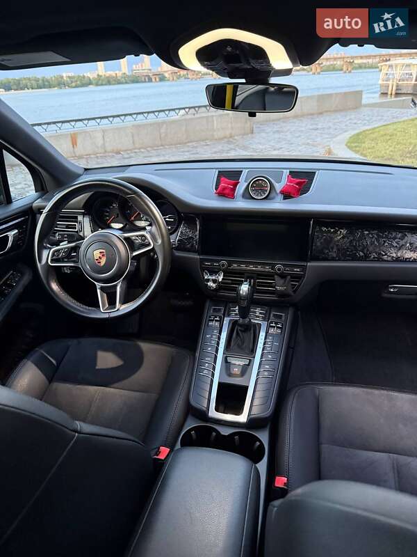 Внедорожник / Кроссовер Porsche Macan 2019 в Киеве