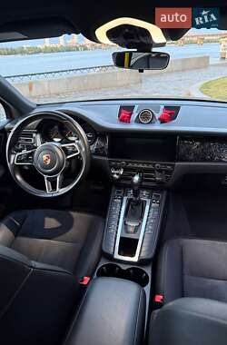 Позашляховик / Кросовер Porsche Macan 2019 в 
