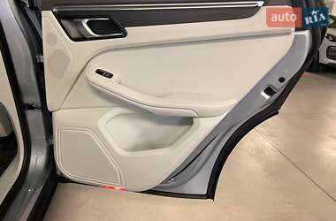 Внедорожник / Кроссовер Porsche Macan 2020 в 