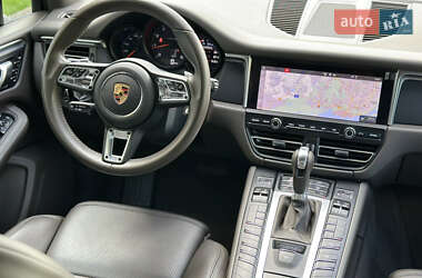 Внедорожник / Кроссовер Porsche Macan 2021 в 