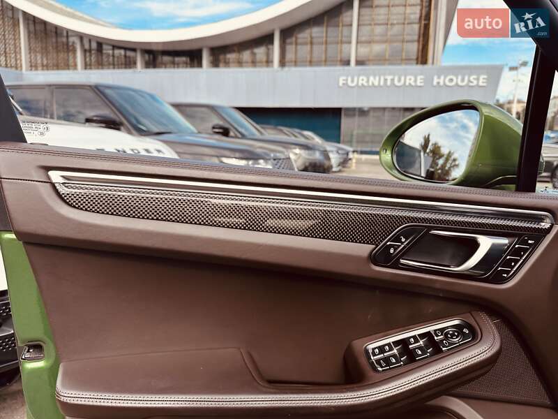 Внедорожник / Кроссовер Porsche Macan 2018 в Киеве