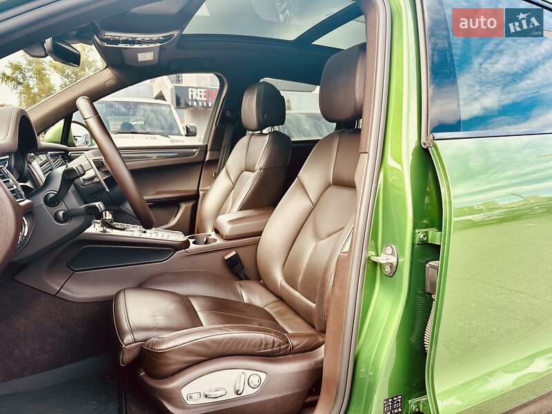 Внедорожник / Кроссовер Porsche Macan 2018 в Киеве