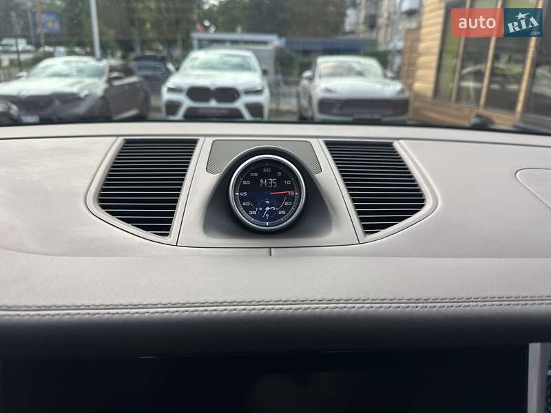 Внедорожник / Кроссовер Porsche Macan 2018 в Киеве