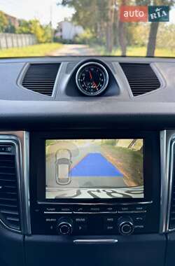 Внедорожник / Кроссовер Porsche Macan 2014 в 