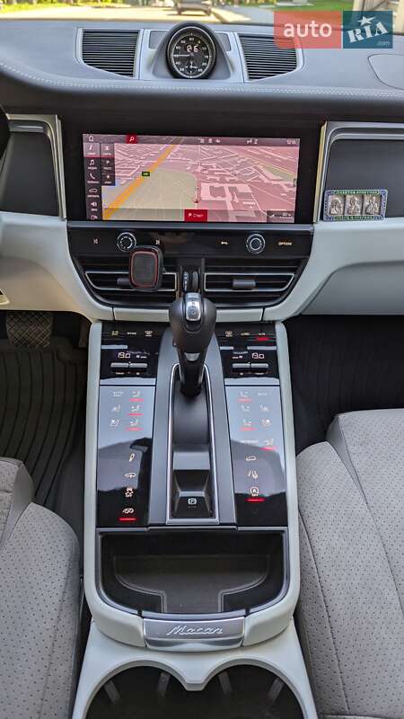 Внедорожник / Кроссовер Porsche Macan 2022 в Киеве