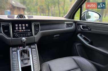 Внедорожник / Кроссовер Porsche Macan 2016 в 