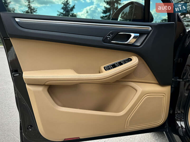 Внедорожник / Кроссовер Porsche Macan 2017 в Киеве