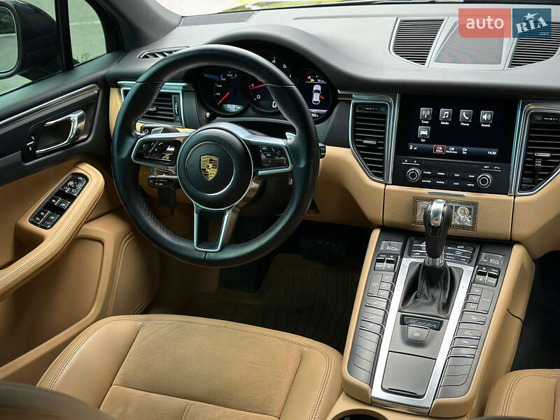 Внедорожник / Кроссовер Porsche Macan 2017 в Киеве