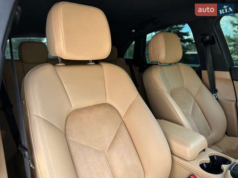 Внедорожник / Кроссовер Porsche Macan 2017 в Киеве