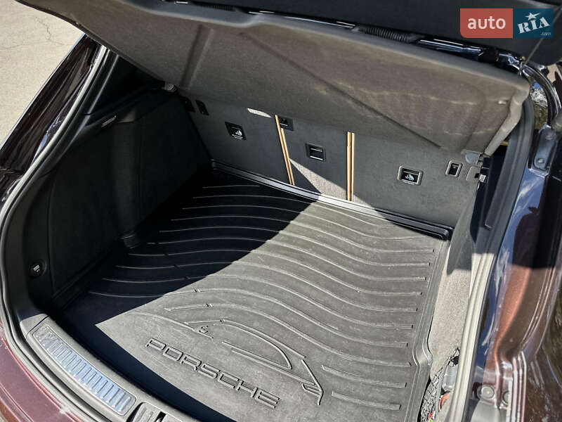 Внедорожник / Кроссовер Porsche Macan 2017 в Киеве