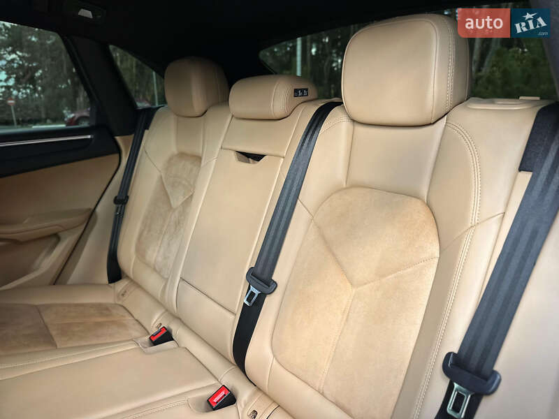 Внедорожник / Кроссовер Porsche Macan 2017 в Киеве