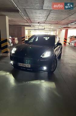 Позашляховик / Кросовер Porsche Macan 2017 в 