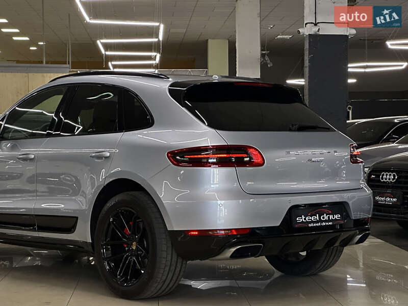 Внедорожник / Кроссовер Porsche Macan 2016 в Николаеве