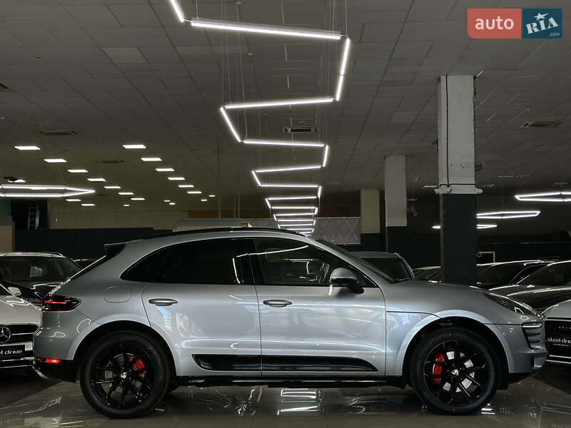 Внедорожник / Кроссовер Porsche Macan 2016 в Николаеве