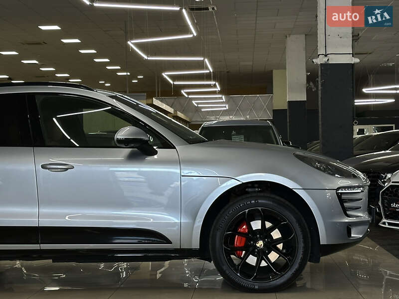 Внедорожник / Кроссовер Porsche Macan 2016 в Николаеве