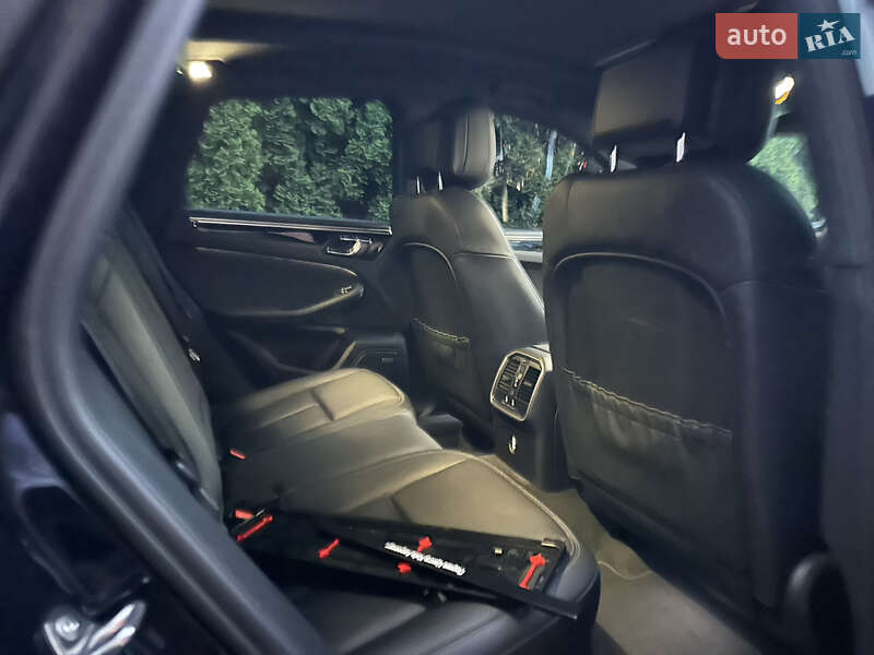 Внедорожник / Кроссовер Porsche Macan 2021 в Киеве