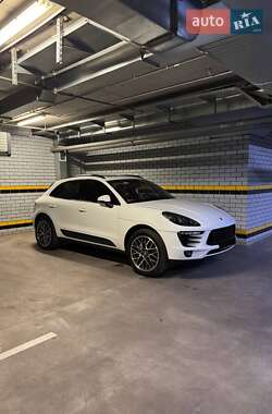 Внедорожник / Кроссовер Porsche Macan 2016 в 