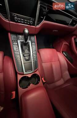 Внедорожник / Кроссовер Porsche Macan 2016 в 