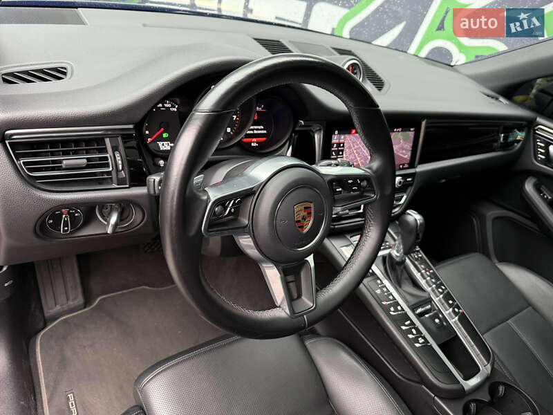 Внедорожник / Кроссовер Porsche Macan 2020 в Киеве