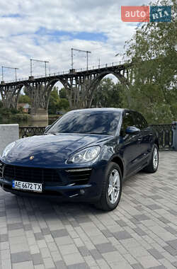 Позашляховик / Кросовер Porsche Macan 2015 в Дніпрі